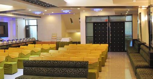 لوديانا Hotel Silver Stone المظهر الخارجي الصورة