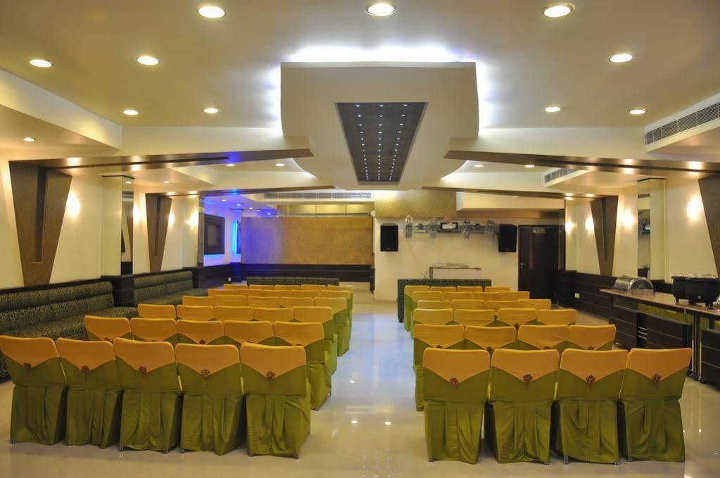لوديانا Hotel Silver Stone المظهر الخارجي الصورة