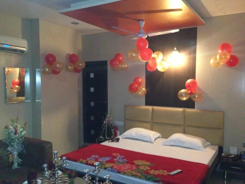لوديانا Hotel Silver Stone المظهر الخارجي الصورة